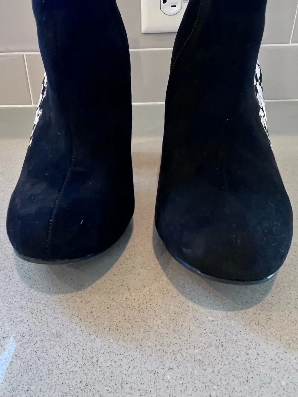 Black Embroidered Floral Loreida Ankle Boots Block Heel Side Zip Sz 9 Just Fab